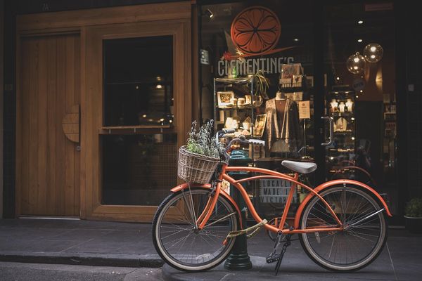 Praktyczne aspekty wynajmu bagażników rowerowych - na co zwracać uwagę?